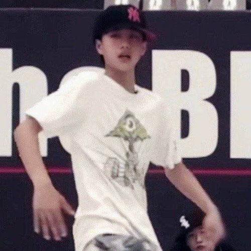 娱乐圈吃瓜营销号直播,吃瓜营销号带你探秘明星幕后